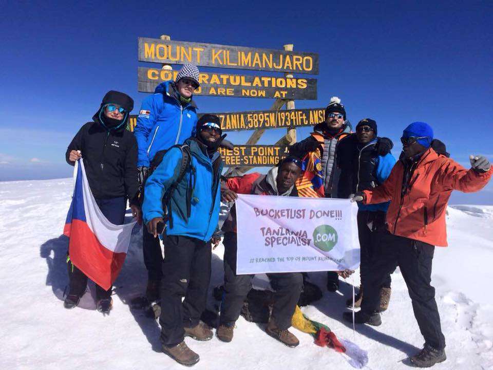 Sommet enneigé du Kilimandjaro
